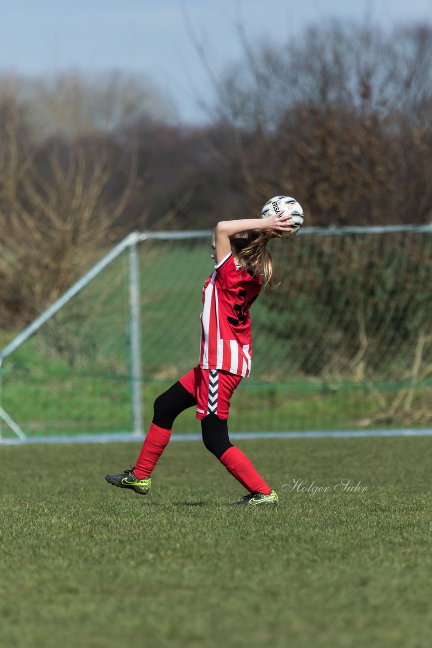 Bild 114 - C-Juniorinnen TSV Zarpen - TuS Tensfeld : Ergebnis: 2:1